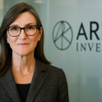 Ark compra otros USD $6,9 millones de acciones Coinbase, reversando ventas en pleno rebote