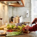 Cinco dietas saludables que pueden alargar la vida más de dos años: “Diferentes rutas que conducen a la misma buena salud” | Salud y bienestar