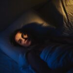 Dormir mal fuera de casa: el “efecto de la primera noche” abre la puerta a terapias para el insomnio | Salud y bienestar