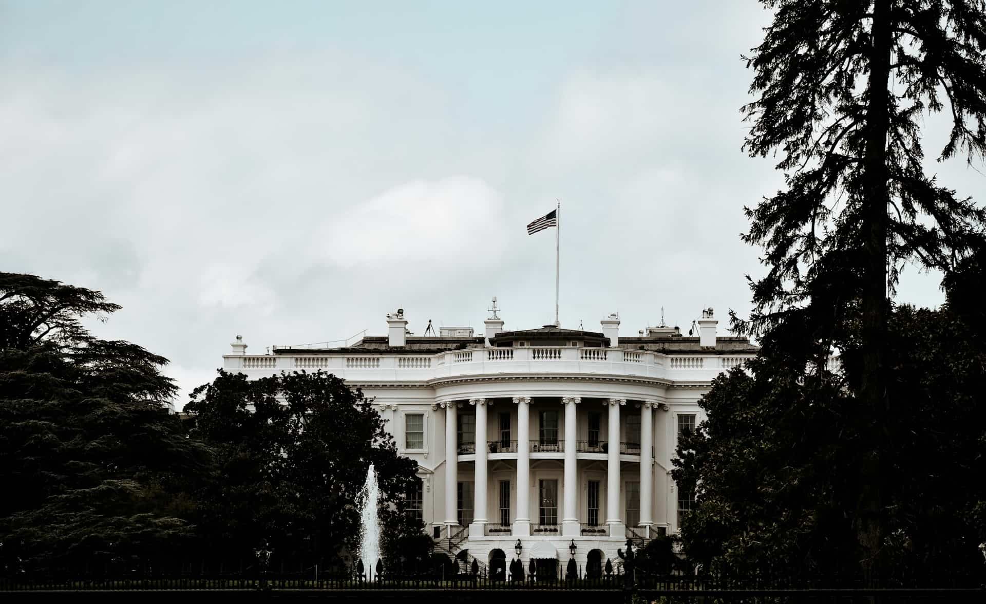 Avance “constructivo” en la Casa Blanca para resolver debate sobre rendimientos de stablecoins
