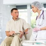 Cómo prepararte para una cita médica si hablas poco inglés