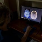 Así es como los científicos pretenden evitar que el alcohol y las drogas secuestren el cerebro | Salud y bienestar