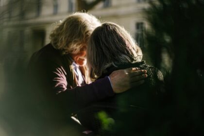 Las buenas personas son más felices, pero un exceso de bondad también podría perjudicar su bienestar | Salud y bienestar