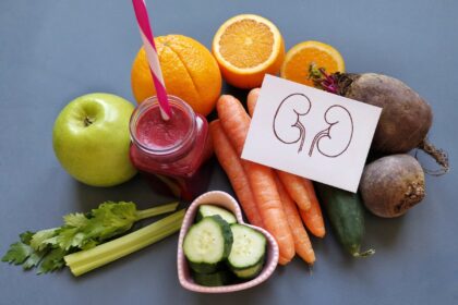 3 alimentos que pueden cambiar el color de la orina: ¿cuándo ir al médico?