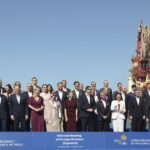 Colonos israelíes en un asentamiento en Cisjordania