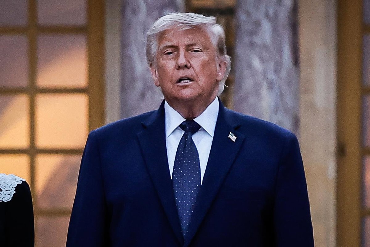 El presidente de EEUU y el portavoz de Exteriores de Irán firman un acuerdo de paz.