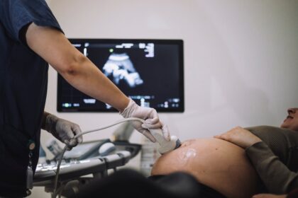 Las terapias complementarias para aumentar el éxito de la fecundación in vitro carecen de evidencia sólida sobre su eficacia | Salud y bienestar