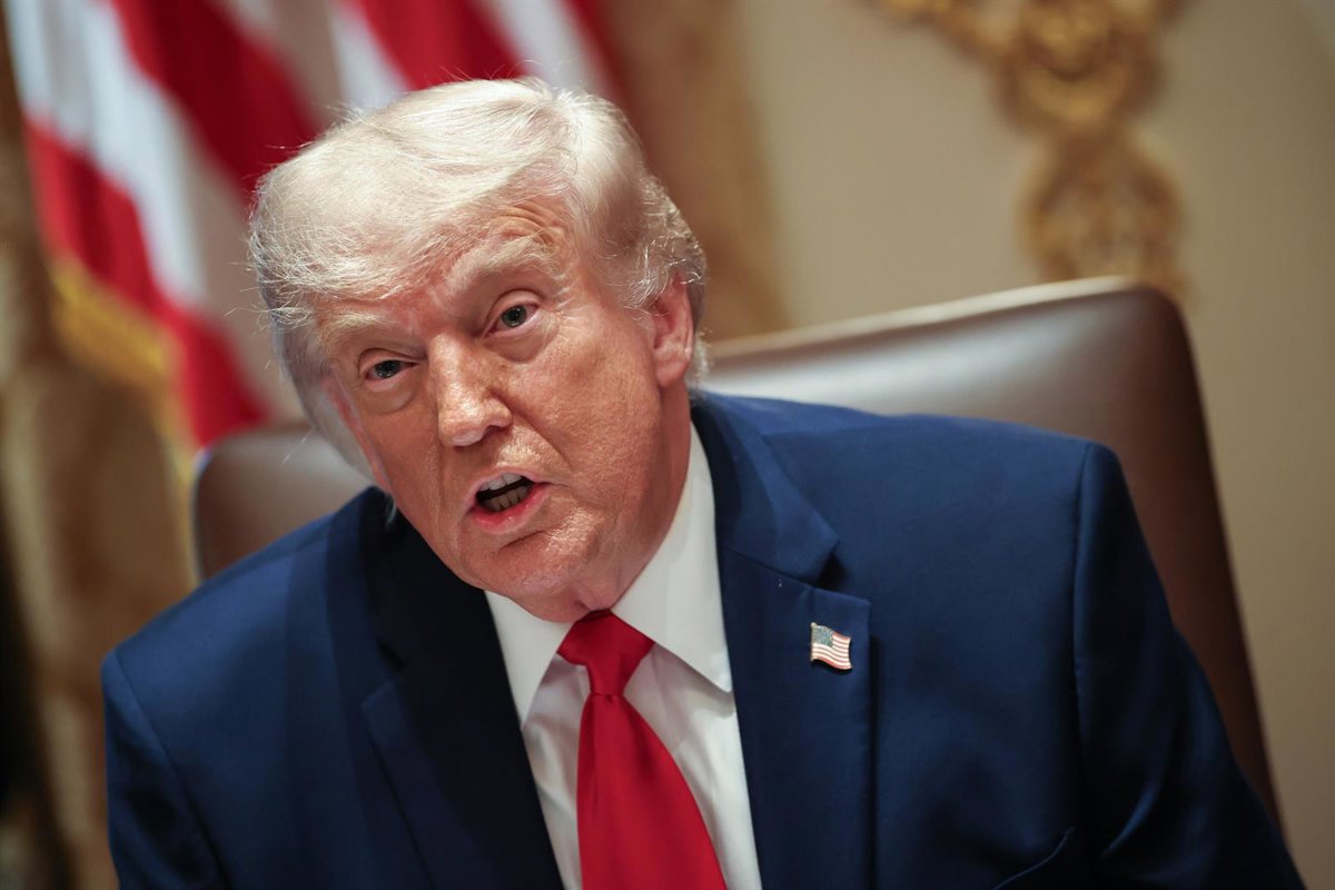El presidente de Estados Unidos Donald Trump en una rueda de prensa 'hablando con gestos enérgicos'