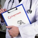 Representación microscópica del parásito Cyclospora cayetanensis causante de la infección intestinal
