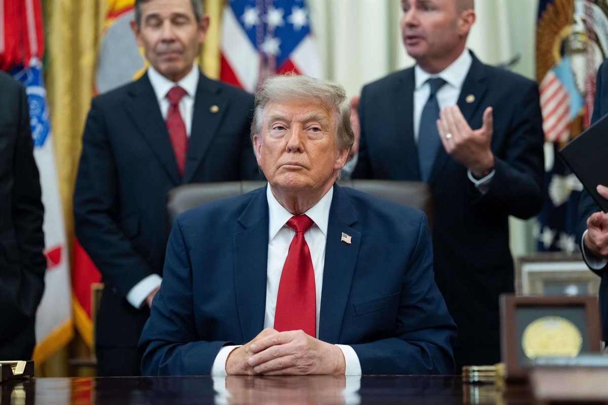 Donald Trump durante un anuncio oficial sobre política exterior y acuerdos comerciales